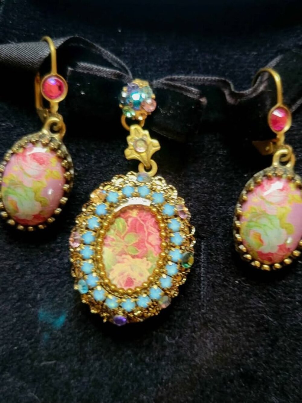 Michal Negrin Vintage Floral Lace Locket And Matching Earrings